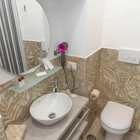 The Sun Boutique 3* Napoli